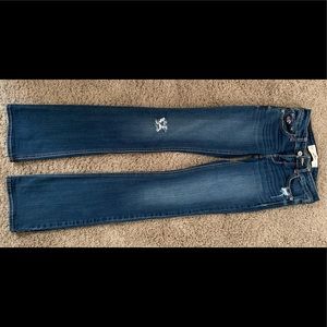 Hollister boot cut jean. Size: 00R. Inseam: 33.